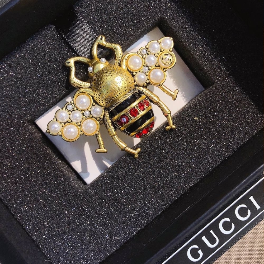 Gucci GG Black and Red Bee Brooch in Gold with Pearl