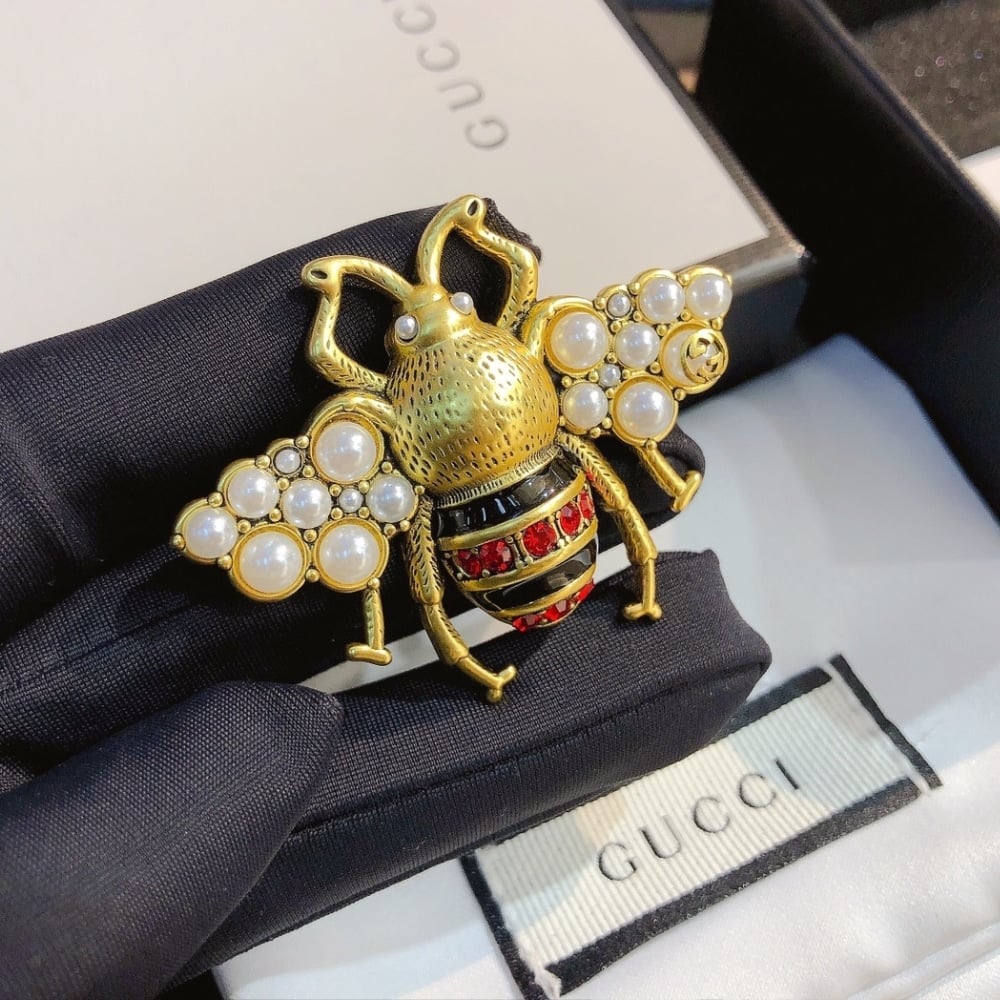 Gucci GG Black and Red Bee Brooch in Gold with Pearl