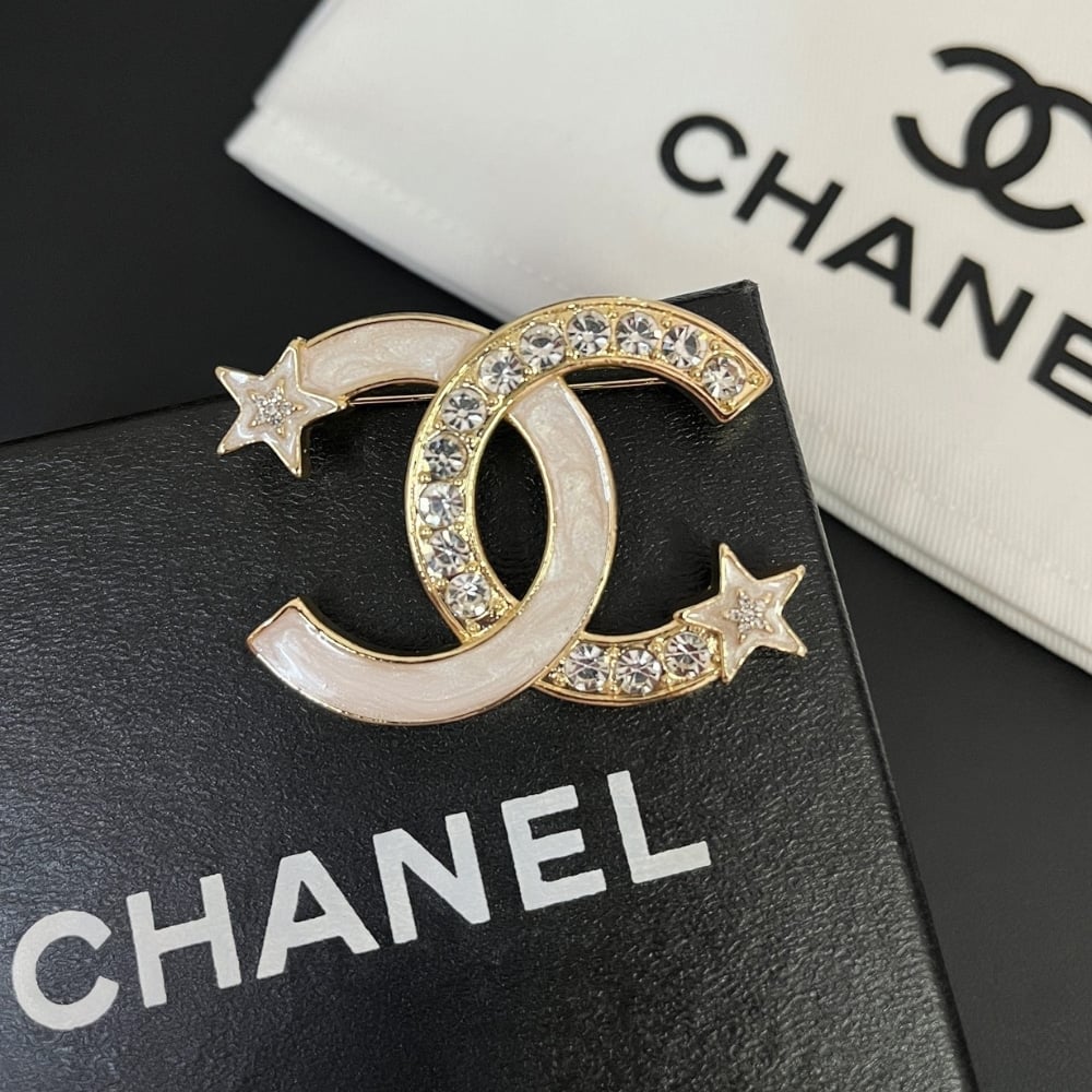 Chanel CC Brooch Gold With Two Small Stars