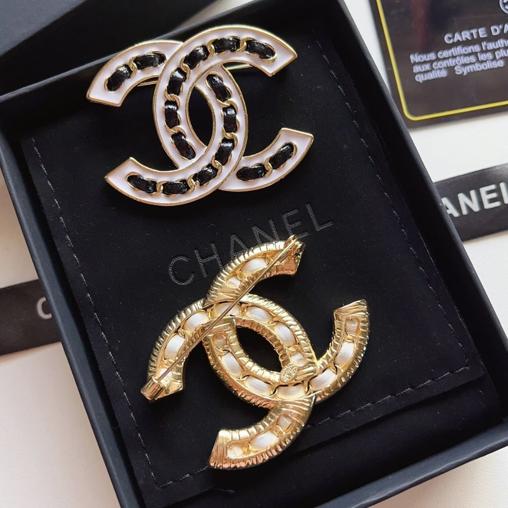 Chanel CC Brooch Black with White Interwoven Chain Pattern