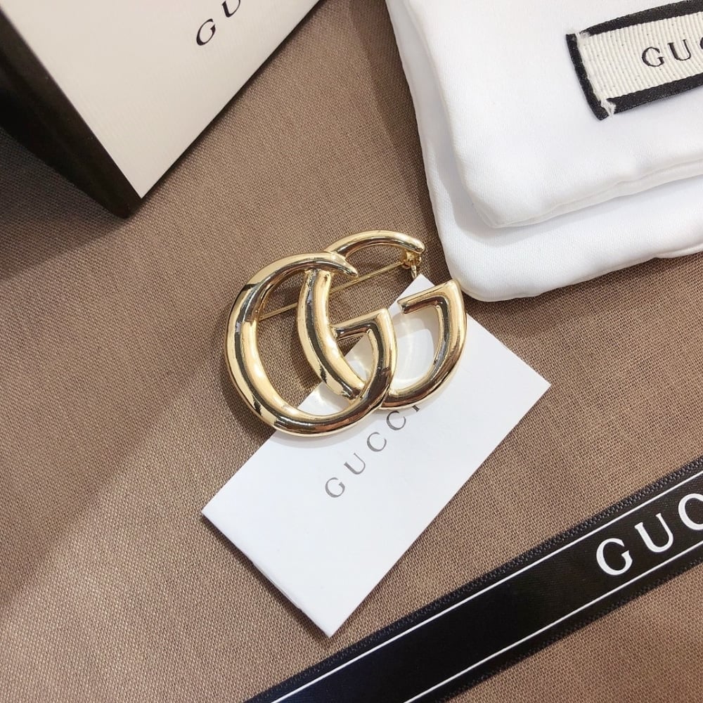 Gucci GG Brooch in Gold
