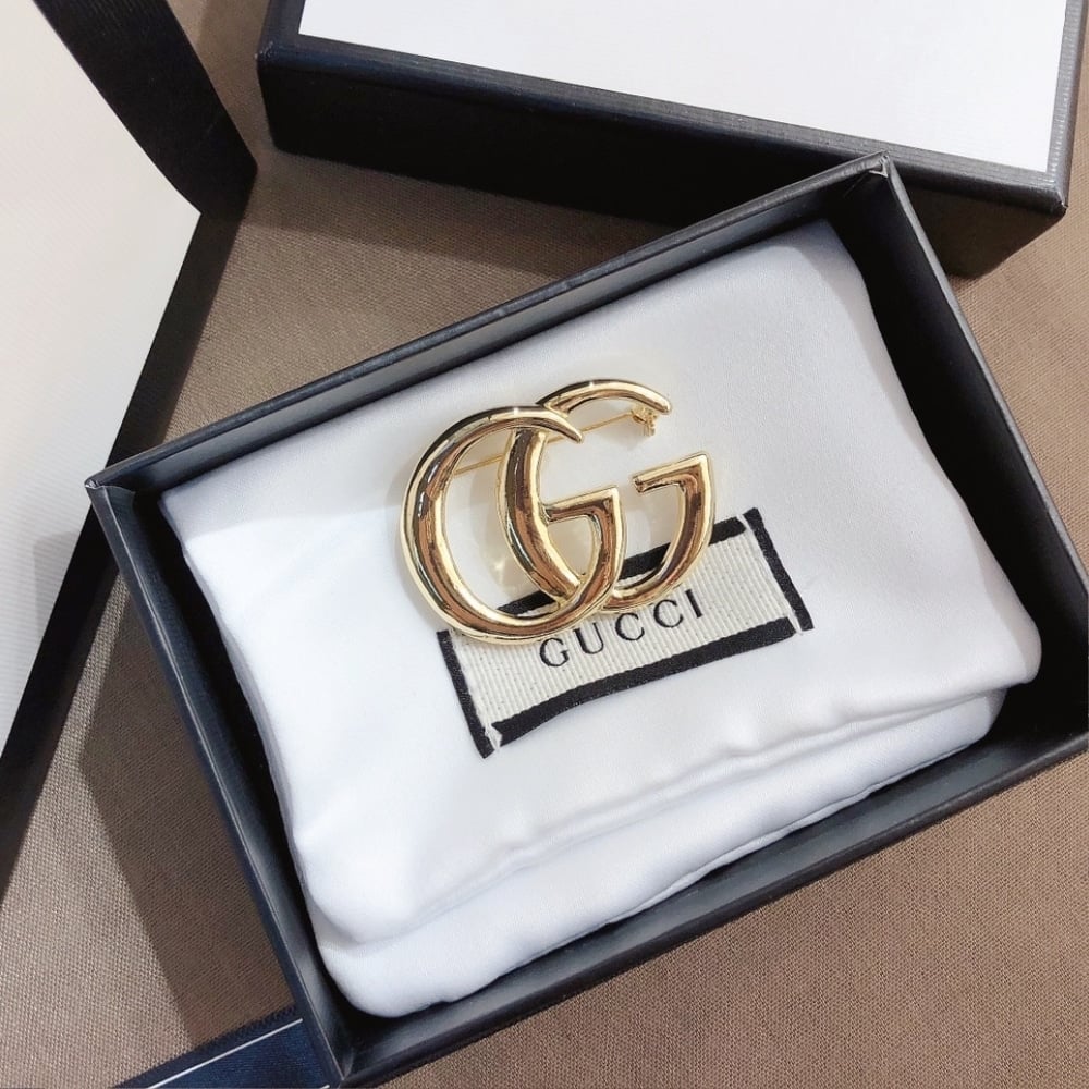 Gucci GG Brooch in Gold