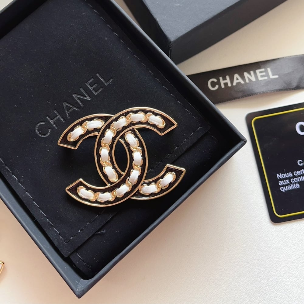 Chanel CC Brooch Black with White Interwoven Chain Pattern
