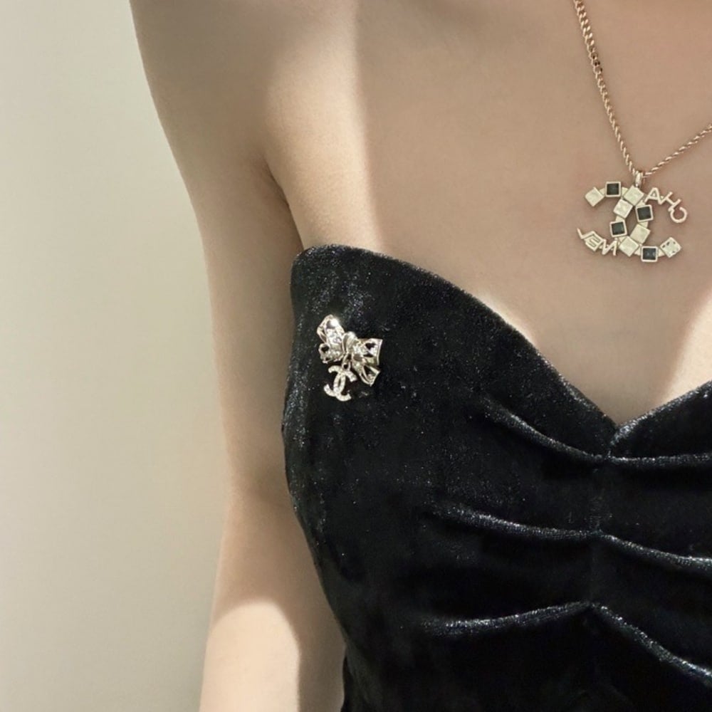 Chanel CC Bowtie Brooch Gold