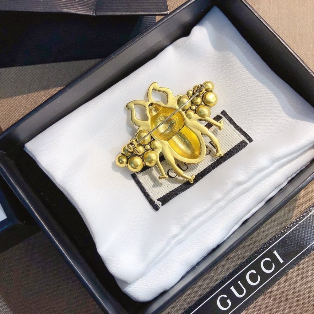Gucci GG Black and Red Bee Brooch in Gold with Pearl