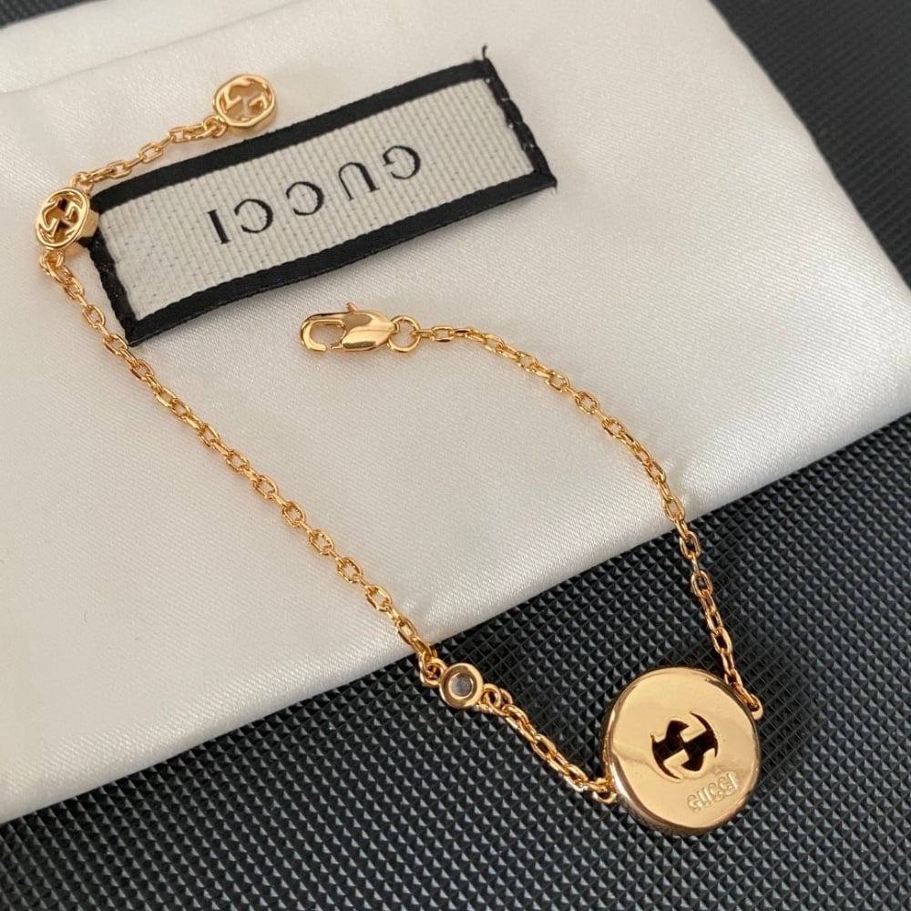 Gucci Interlocking GG Bracelet Gold Tone