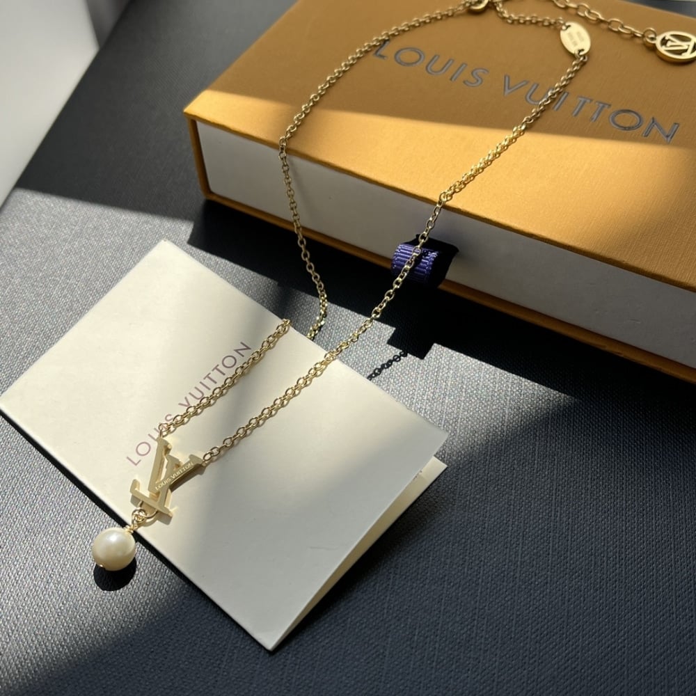 Louis Vuitton LV Iconic Louisa Necklace M01623