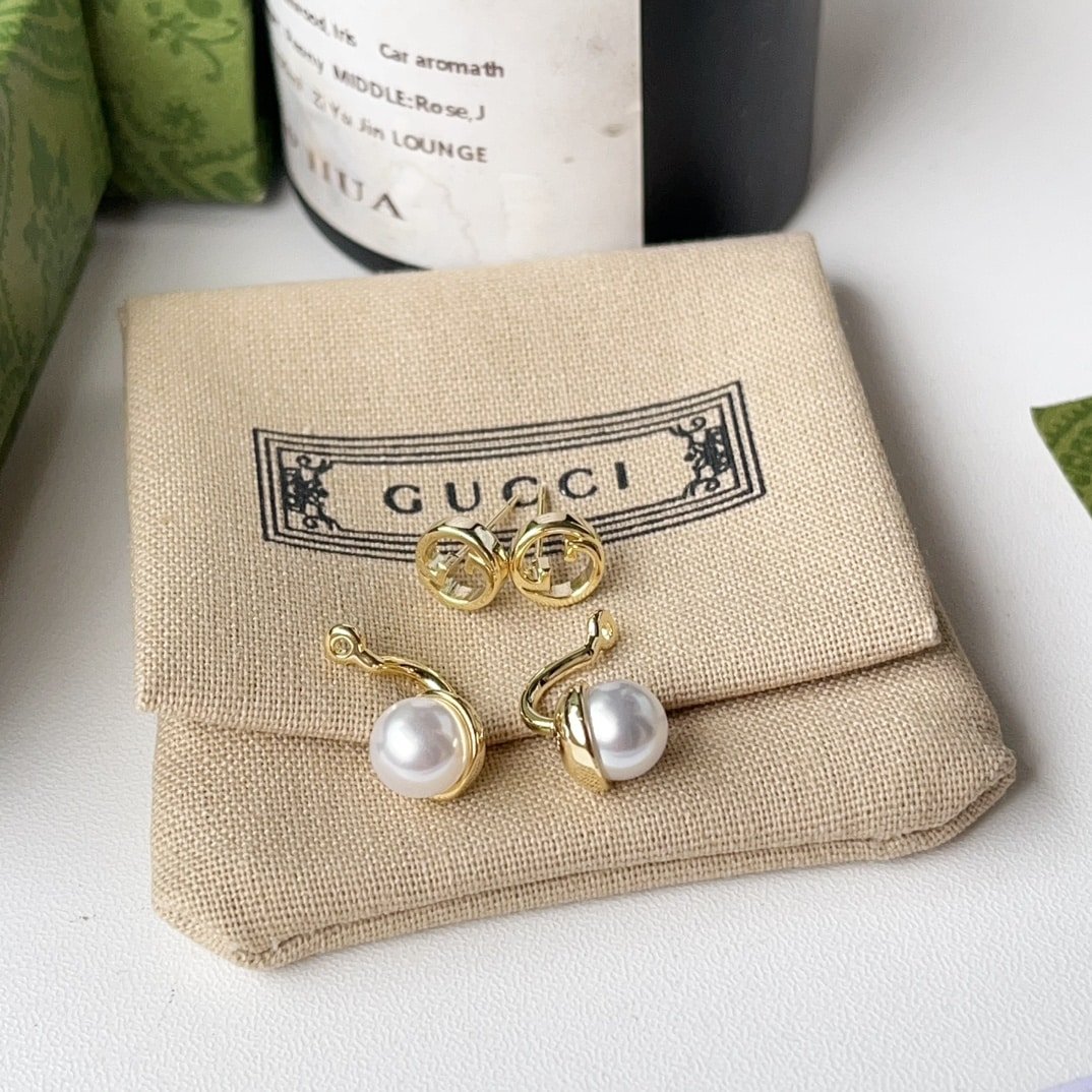 Gucci Blondie Resin Pearl Earrings In Gold 797497 JCF27 8062