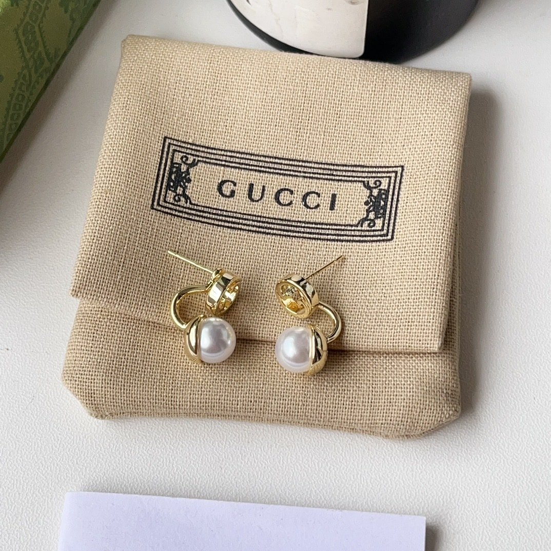 Gucci Blondie Resin Pearl Earrings In Gold 797497 JCF27 8062