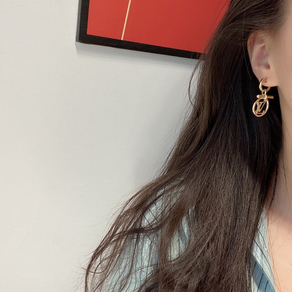 Louis Vuitton LV Baby Louise Earrings Gold M00613