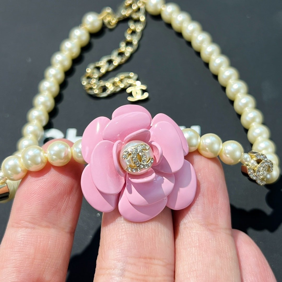 Chanel-Inspired Pearl & Camélia Flower Necklace