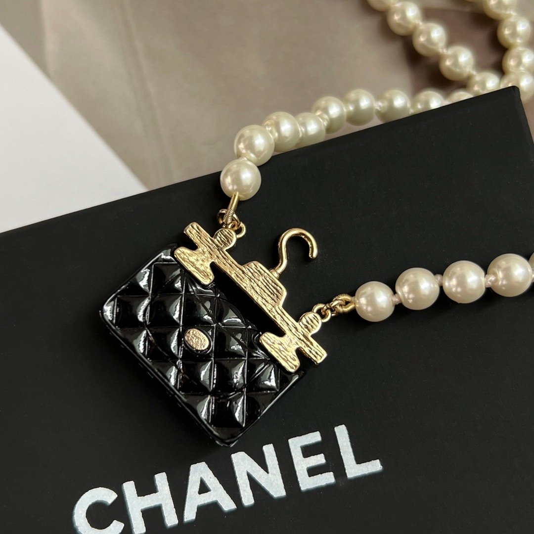 Chanel-Inspired Pearl & Quilted Flap Bag Pendant Necklace (Gold)