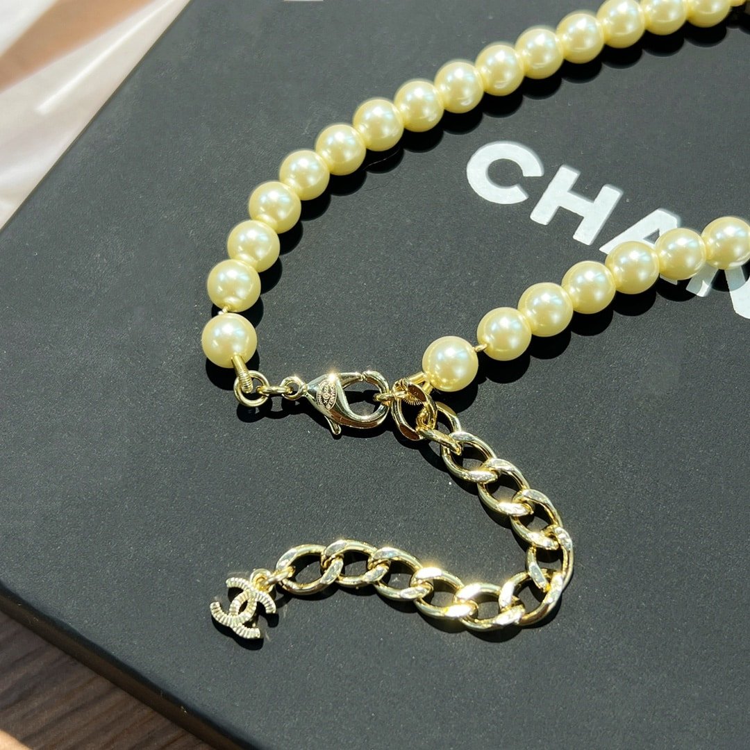 Chanel-Inspired Pearl & Camélia Flower Necklace
