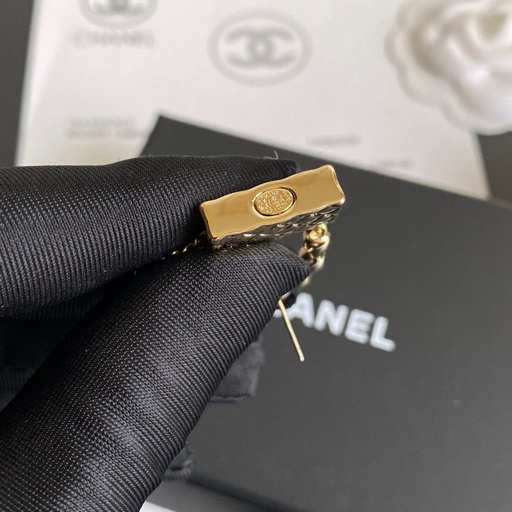 Chanel-Inspired Pearl Arc & Quilted Mini Flap Bag Drop Earrings (Gold)