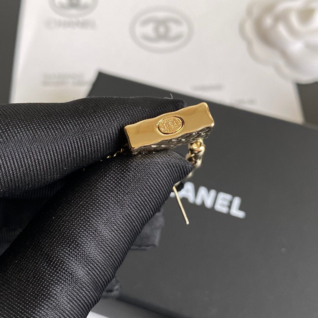 Chanel-Inspired Pearl Arc & Quilted Mini Flap Bag Drop Earrings (Gold)