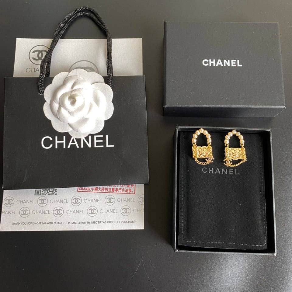 Chanel-Inspired Pearl Arc & Quilted Mini Flap Bag Drop Earrings (Gold)